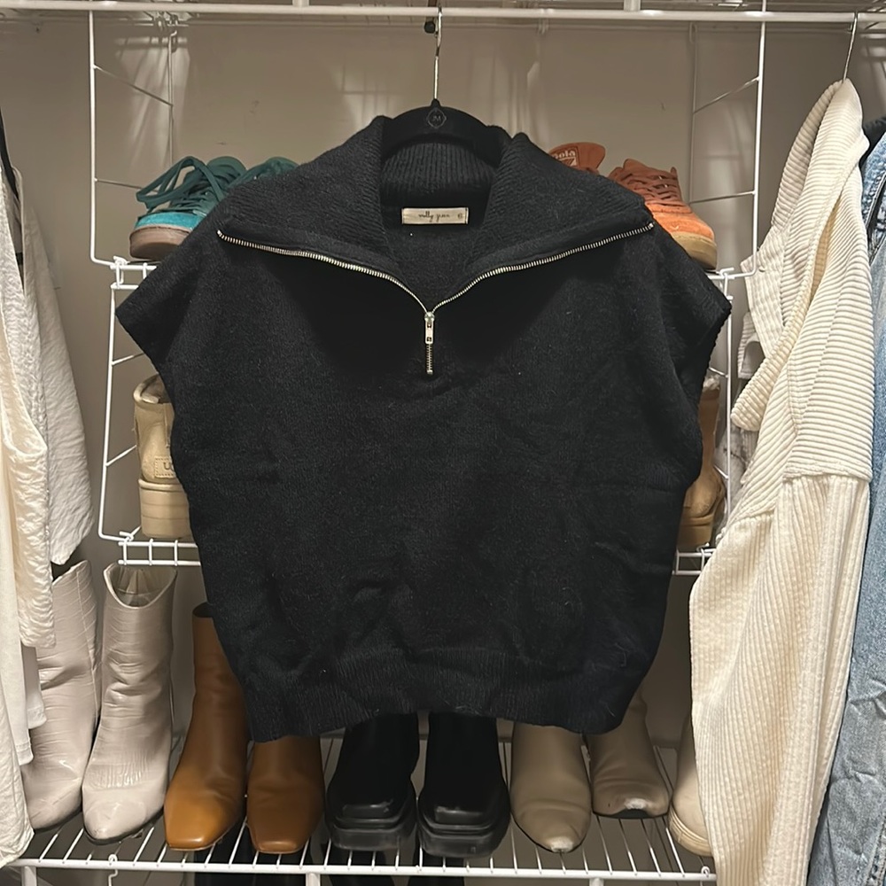 Sweater vest